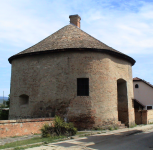 Festungsreste und Forgách-Schloss